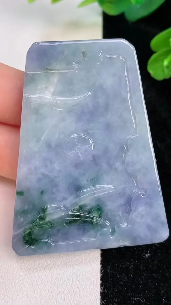 天然A货翡翠紫罗兰 飘花鸟语花香吊坠，尺寸56.6-43-7.5，重:39.24g
7月27日