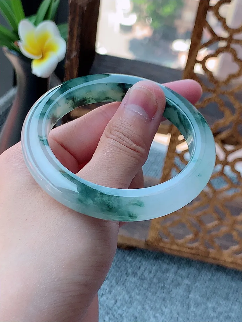 天然A货翡翠飘花正装正圈手镯52-53小圈尺寸52.6×9.8×8.8mm 重量49.50g 0726