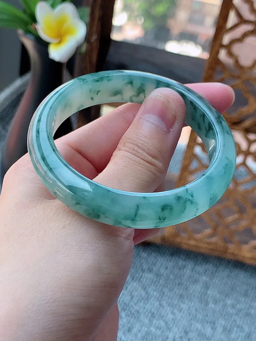 天然A货翡翠飘花正装正圈手镯51-52小圈口尺寸51.7×12×7.5mm 重量46.17g 0726