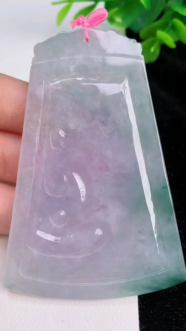 天然A货翡翠春带彩紫罗兰山水文殊菩萨吊坠，尺寸79-53.4-4.8，重量:41.48g
7月27日