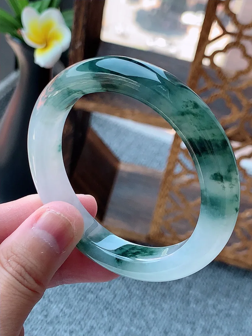 天然A货翡翠飘花正装正圈手镯52-53小圈尺寸52.6×9.8×8.8mm 重量49.50g 072