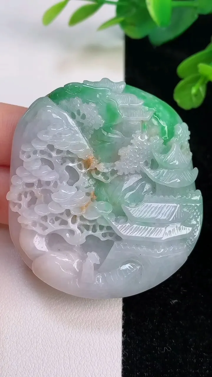 天然A货翡翠山水牌吊坠，尺寸53.5-47-13，重:66.00g
7月27日