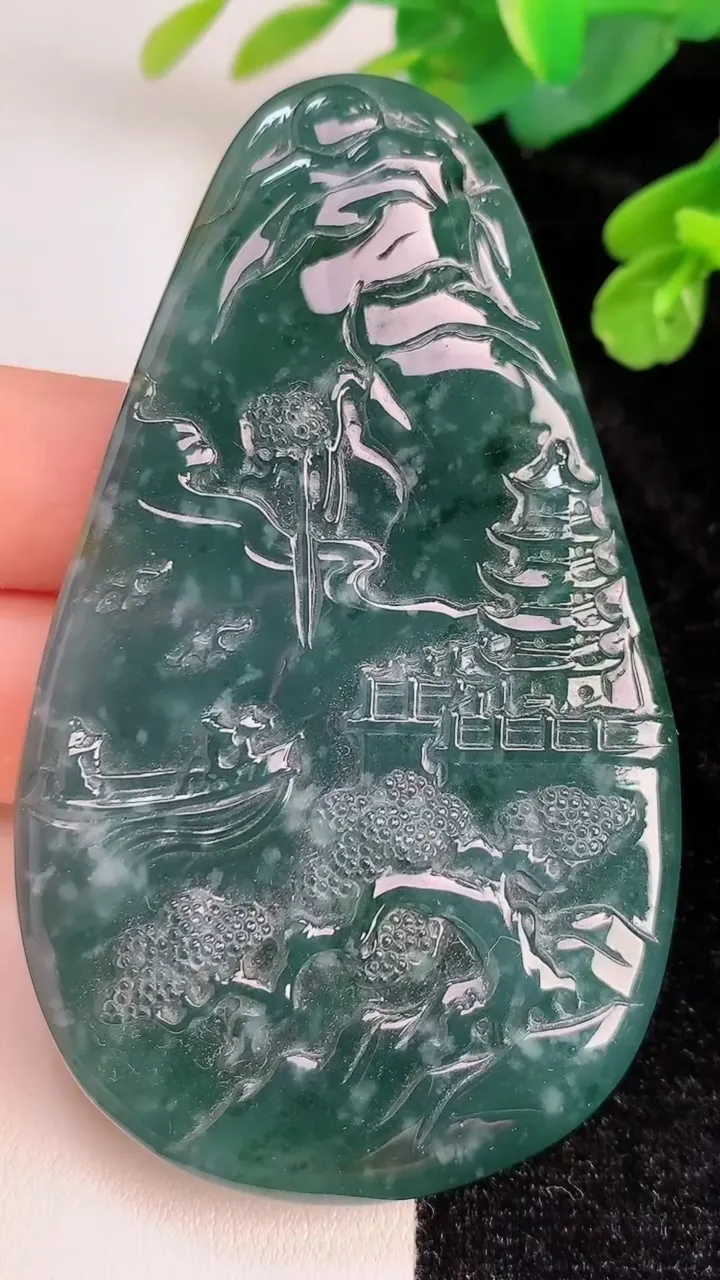 天然A货翡翠蓝水山水牌吊坠，尺寸80-46.8-8.6，重:69.16g
7月27日