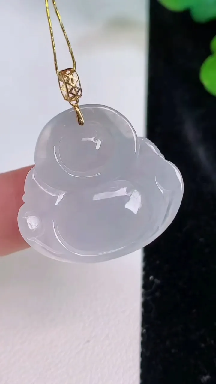 天然A货翡翠种白冰佛公吊坠，尺寸23.7-26-6.2，重量:5.75g
7月27日