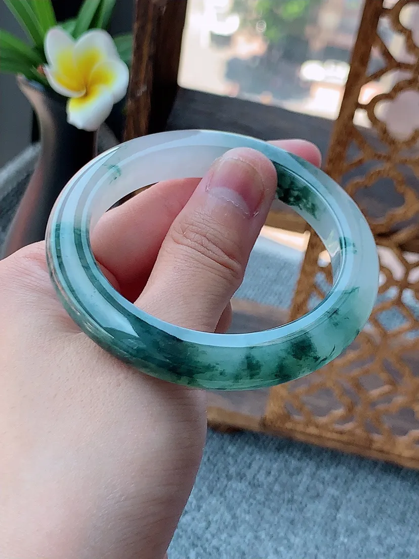 天然A货翡翠飘花正装正圈手镯52-53小圈尺寸52.6×9.8×8.8mm 重量49.50g 0726