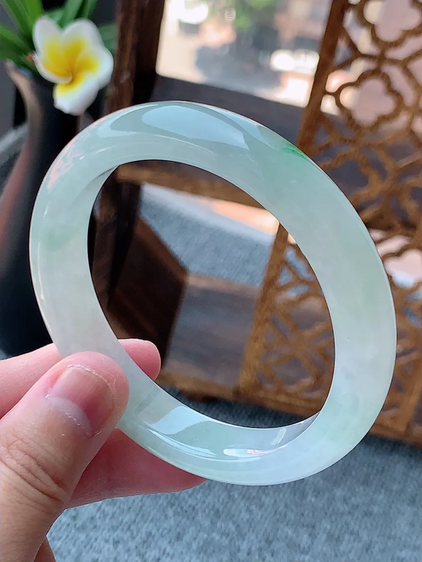 天然A货翡翠飘阳绿正装正圈手镯58-59圈口尺寸58.6×11.8×8.5mm 重量59.88g 0
