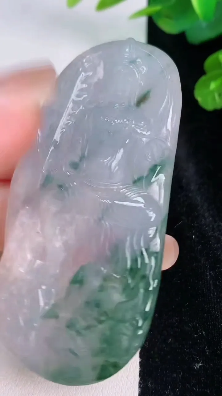 天然A货翡翠飘花文殊菩萨吊坠，尺寸72-33-7.1，重:38.00g
7月27日