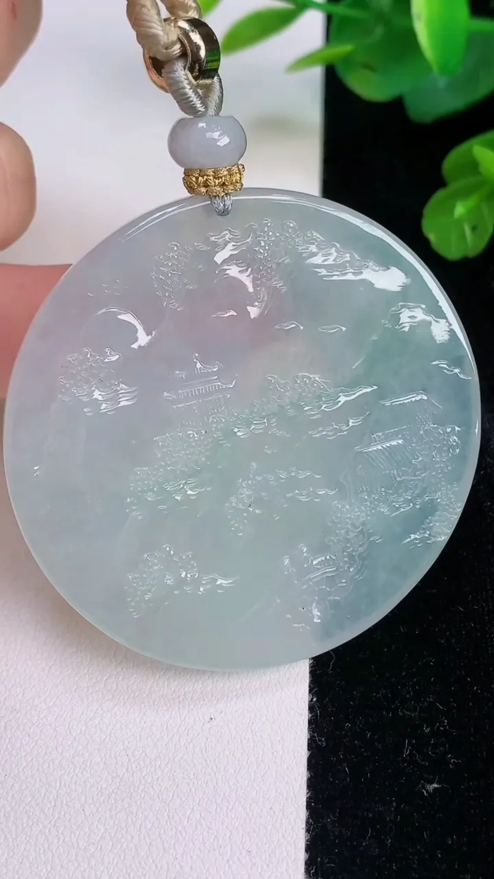 天然A货翡翠山水牌吊坠，尺寸51.8-4.4，重量:34.43g
7月28日