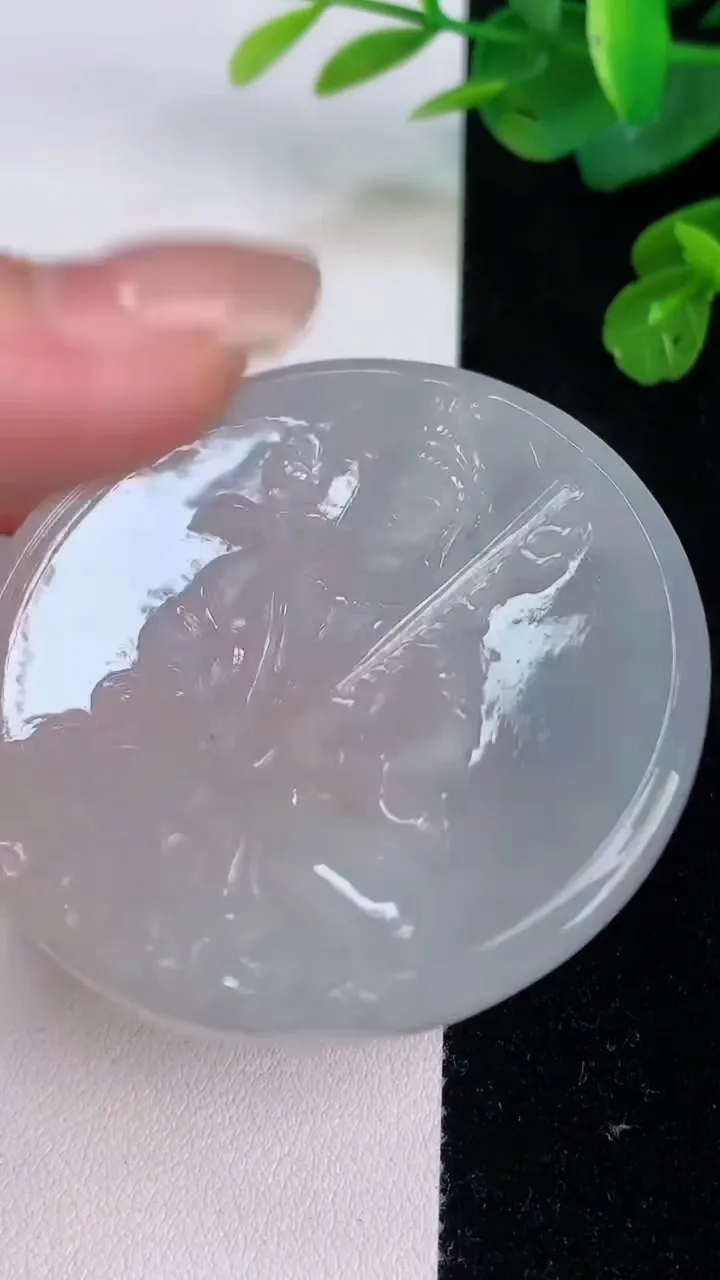 天然A货翡翠虚空藏菩萨吊坠，尺寸53.7-5.8，重量:33.40g
7月28日