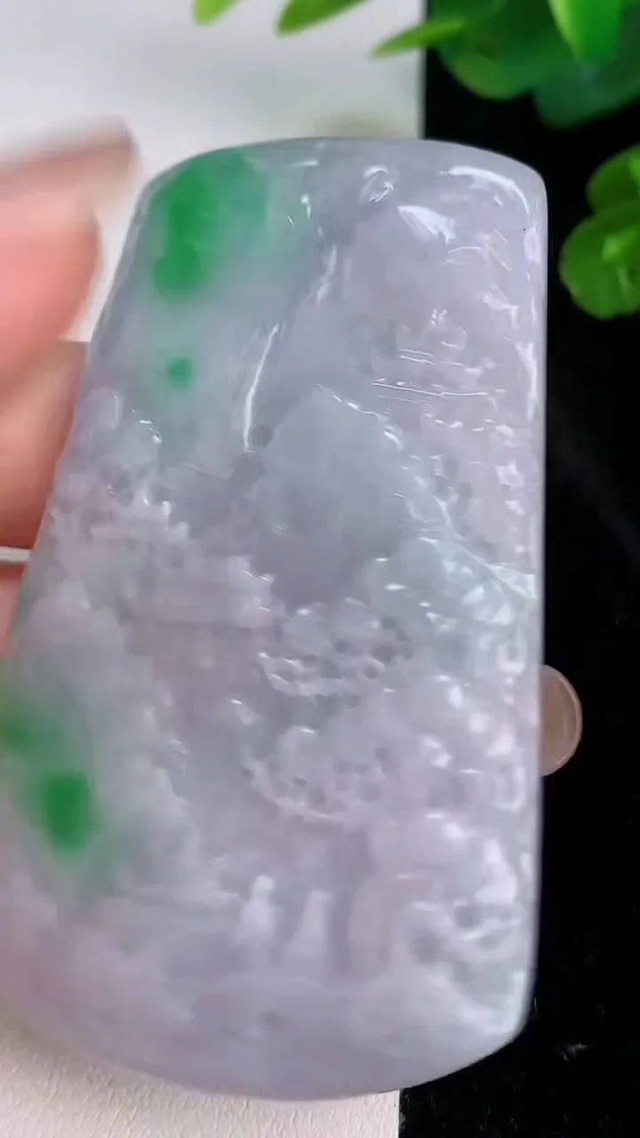 天然A货翡翠山水牌吊坠，尺寸66.7-41.7-6，重量:41.45g
7月28日