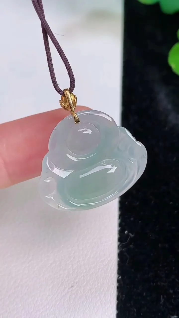 天然A货翡翠佛公吊坠，尺寸20.8-23.6-5.5，重量:4.08g
7月28日