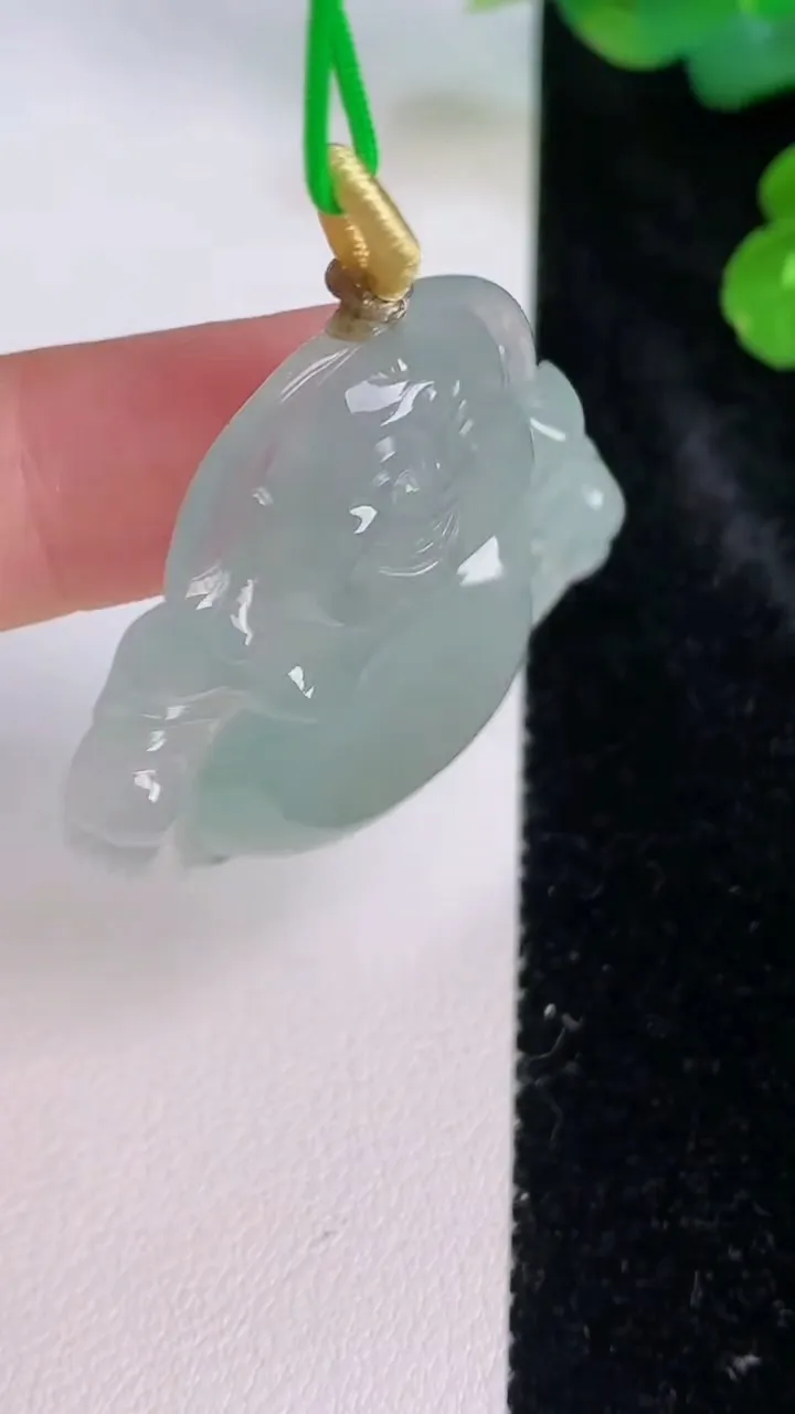 天然A货翡翠佛公吊坠，尺寸35-37.4-6.5，重量:13.24g
7月28日