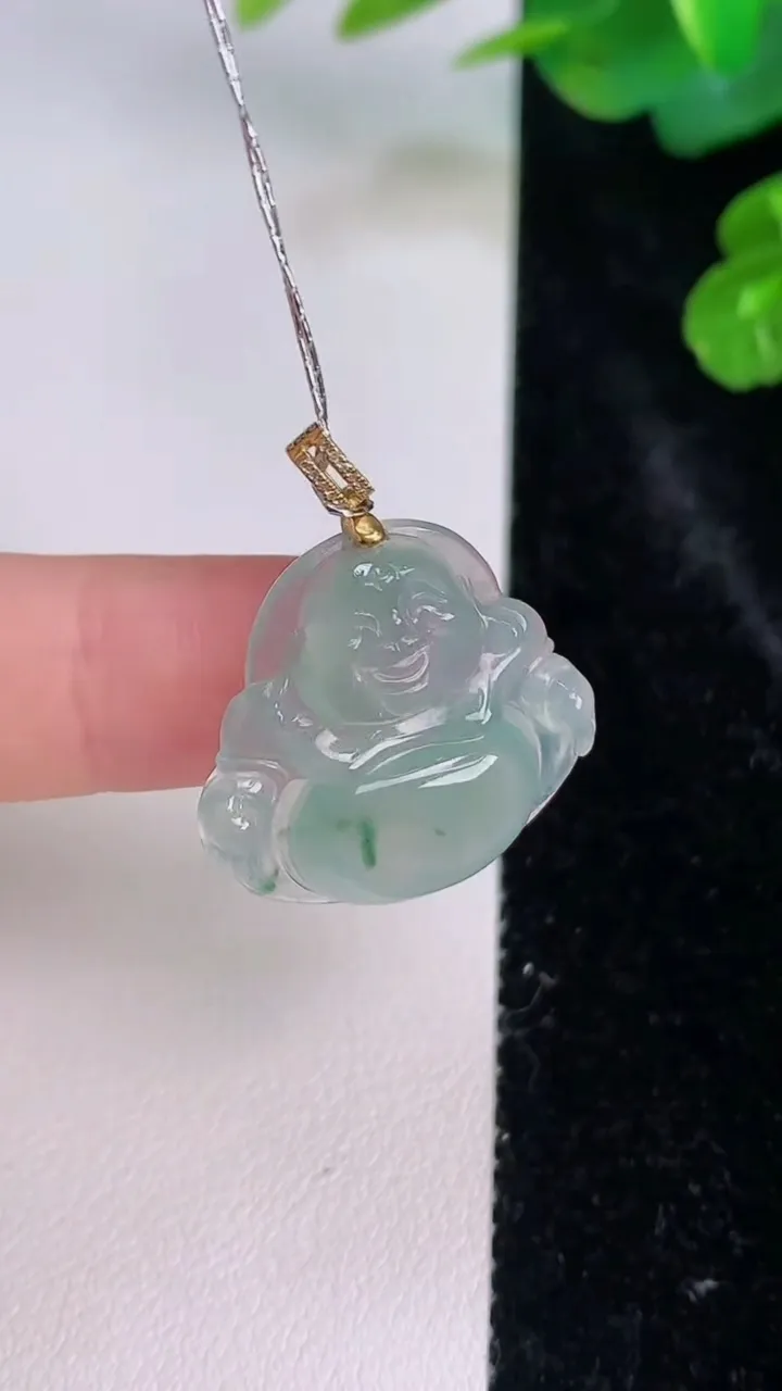 天然A货翡翠种飘花佛公吊坠，尺寸22-23-4.7，重量:3.70g
7月28日