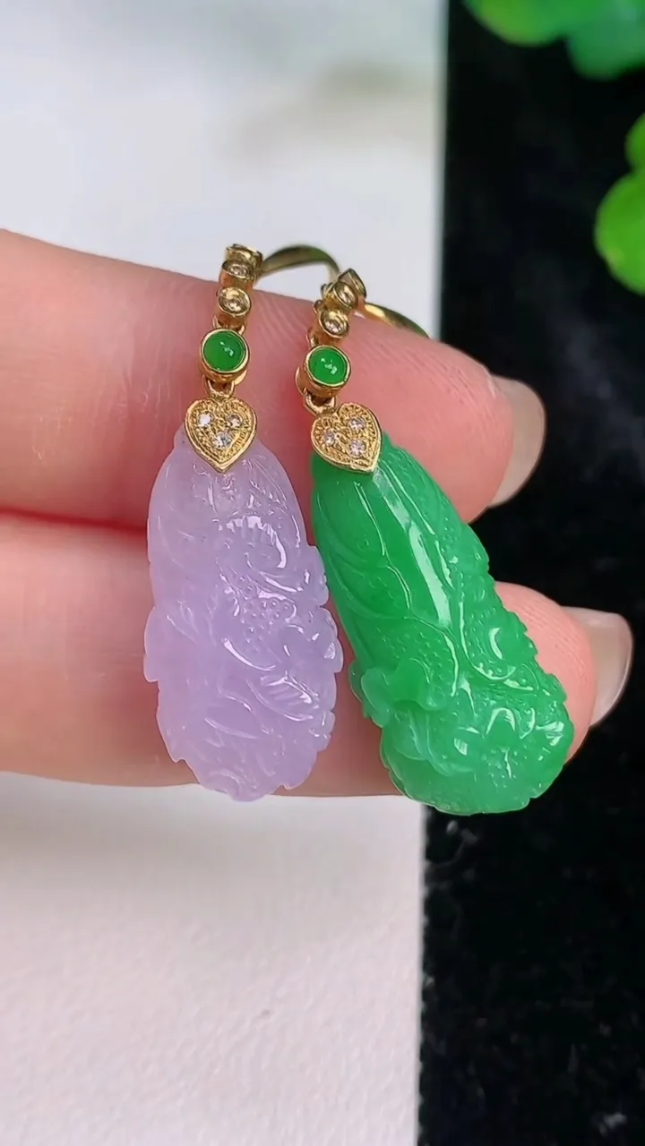 天然A货翡翠紫罗兰白菜耳坠，尺寸20.6-9.8-6.4，重量:6.06g
7月28日
