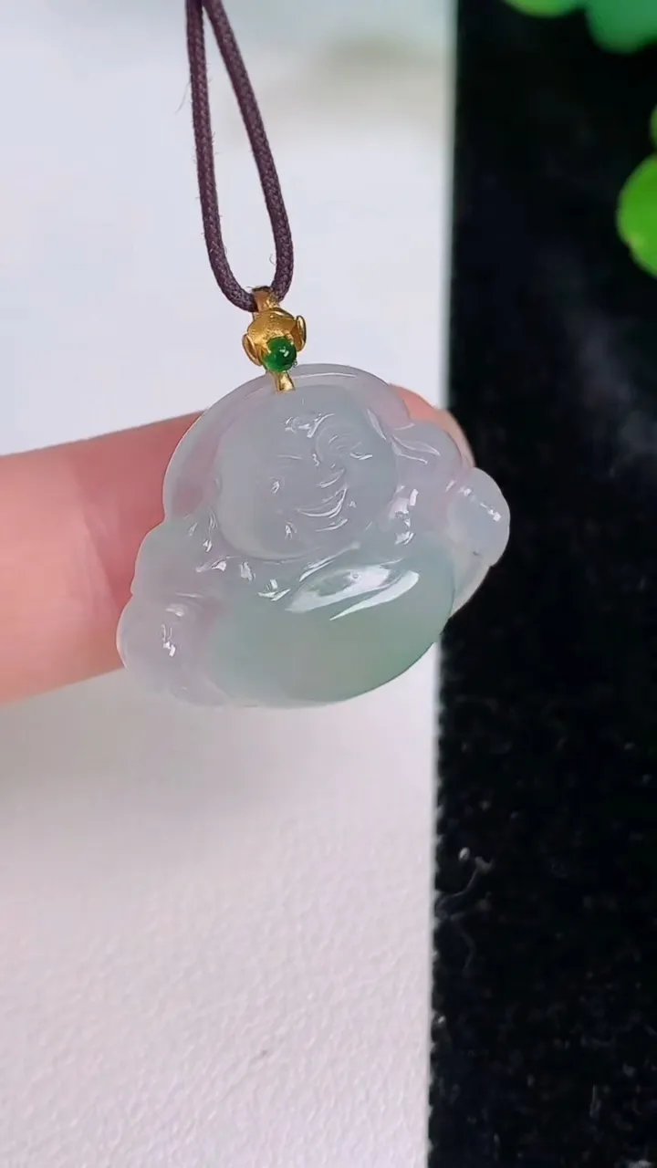 天然A货翡翠佛公吊坠，尺寸20.8-23.6-5.5，重量:4.08g
7月28日