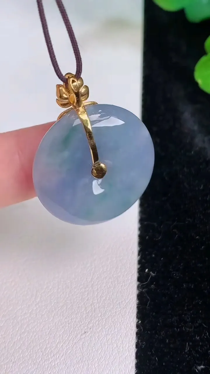 天然A货翡翠18k金紫罗兰飘花平安扣吊坠，尺寸23.3-5.4，重量:6.74g
7月28日