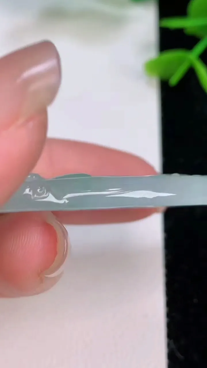 天然A货翡翠文殊菩萨吊坠，尺寸60-26.8-4.8，重量15.88g
7月28日