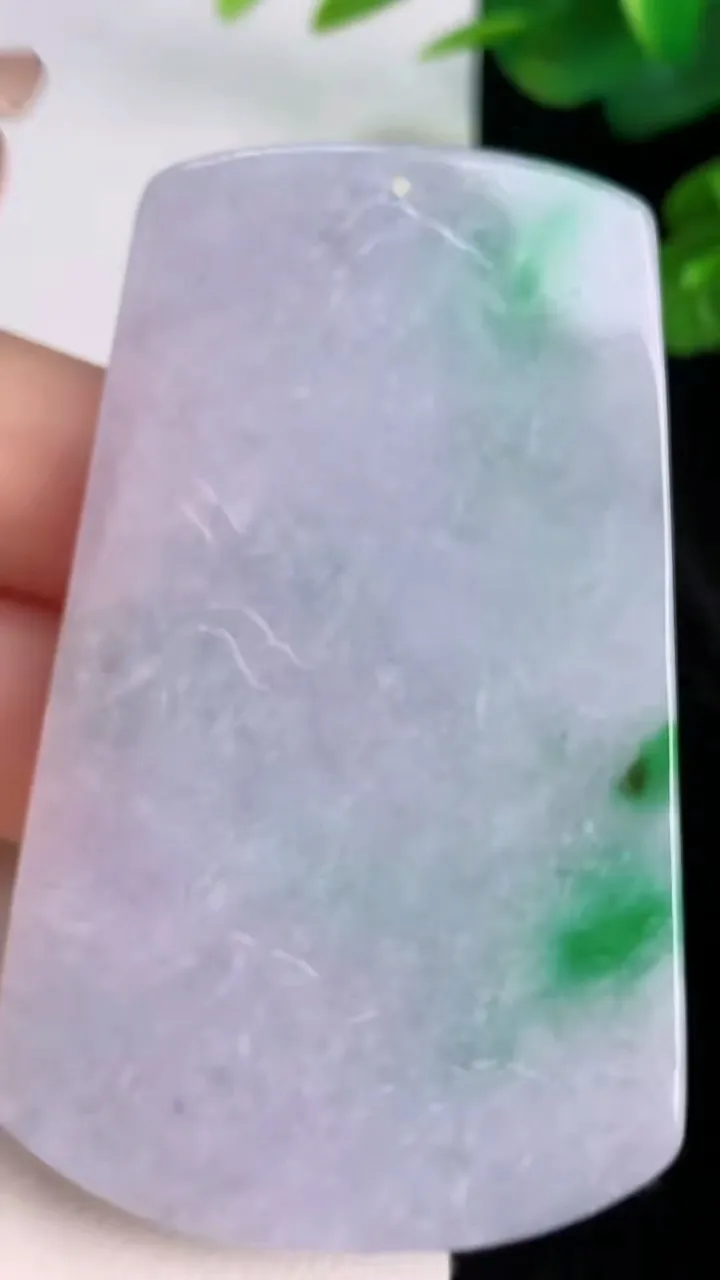 天然A货翡翠山水牌吊坠，尺寸66.7-41.7-6，重量:41.45g
7月28日