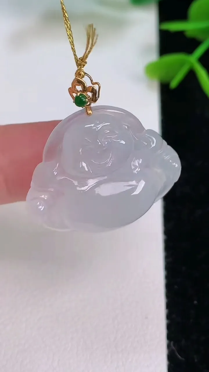 天然A货翡翠种白冰佛公吊坠，尺寸23-26.7-5.7，重量:5.09g
7月28日
