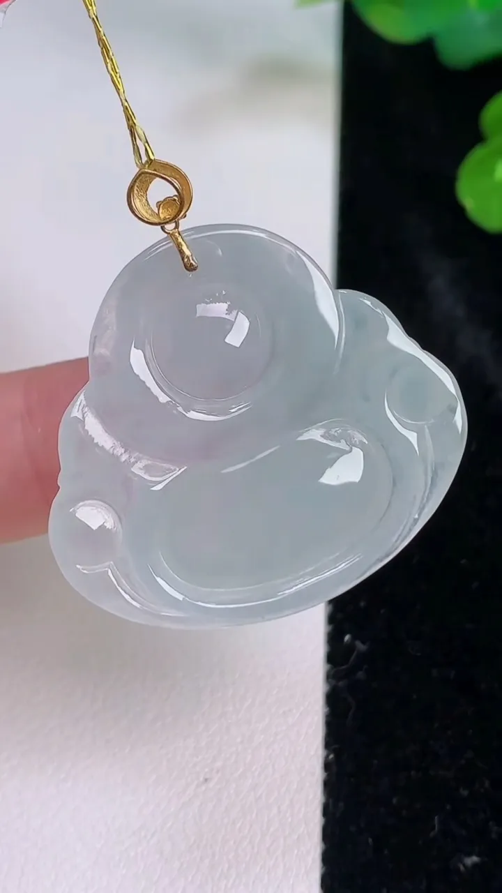天然A货翡翠种白冰佛公吊坠，尺寸29.8-32.8-5.8，重量:8.45g
7月28日