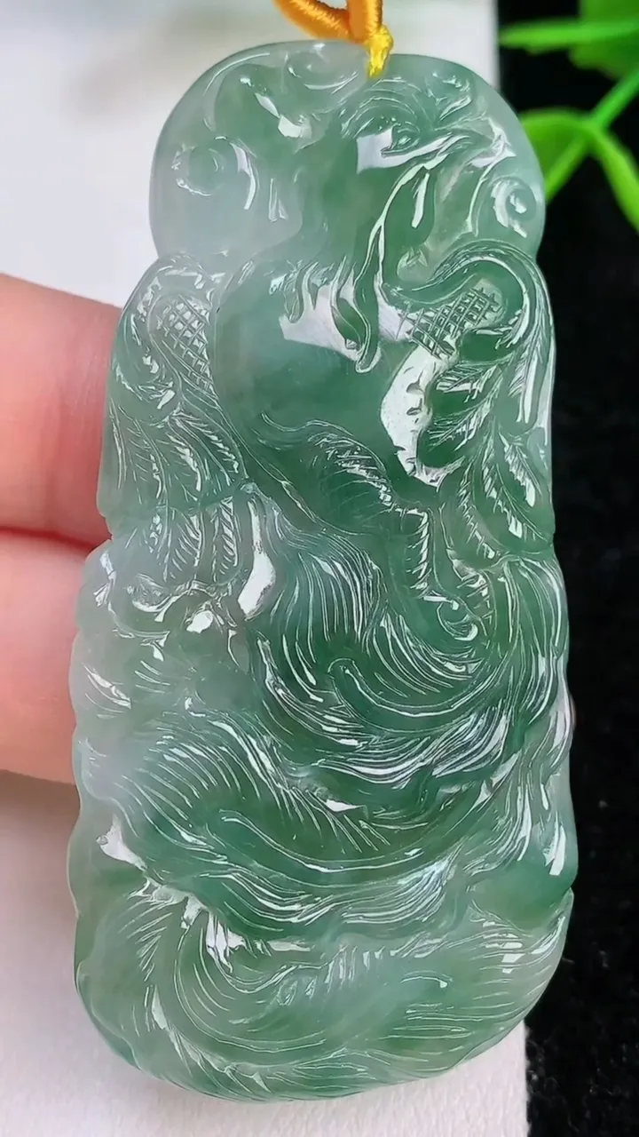 天然A货翡翠凤凰吊坠，尺寸64-30.3-5，重量:21.62g
7月29日