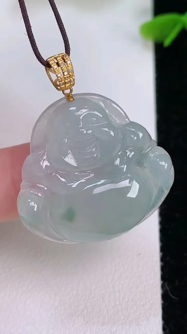 天然A货翡翠种飘花佛公吊坠，尺寸27.7-29-6，重量:6.94g
7月29日