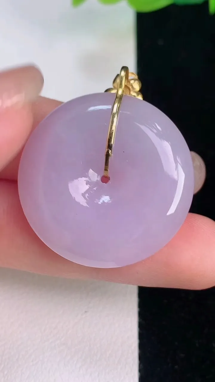天然A货翡翠18k金紫罗兰平安扣吊坠，尺寸29.5-6，重量:11.45g
7月30日