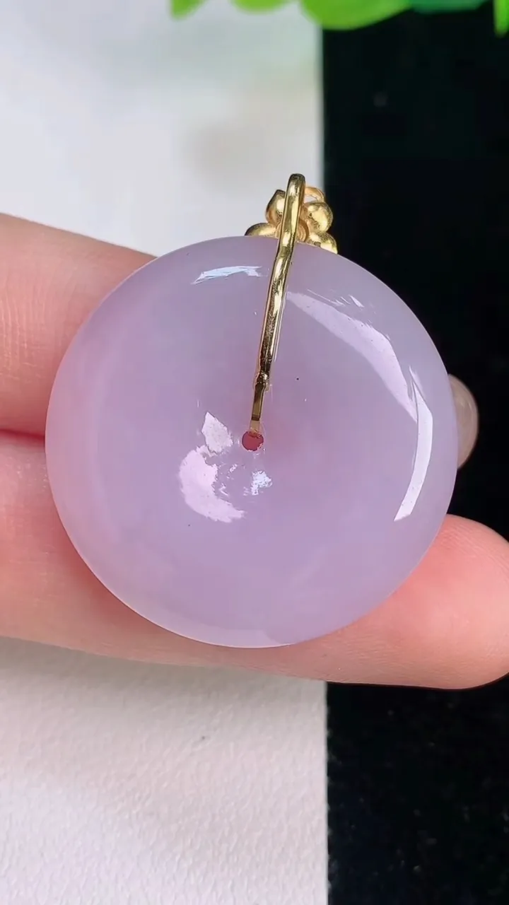 天然A货翡翠18k金紫罗兰平安扣吊坠，尺寸29.5-6，重量:11.45g
7月30日