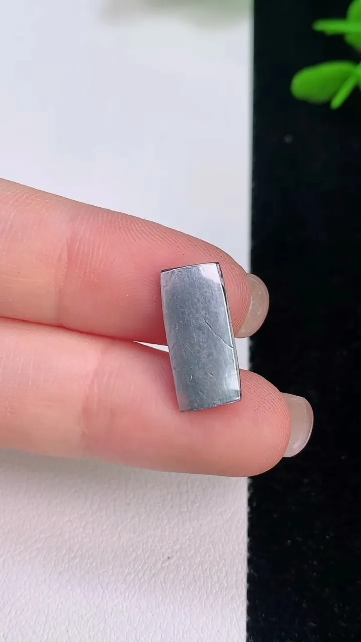 天然A货翡翠马鞍戒面镶嵌件，尺寸16.4-7.4-2.6，重:0.75g2025年7月30日
工厂直销收藏佳品,种好水足，色泽均匀，有种有色，上手高大气！