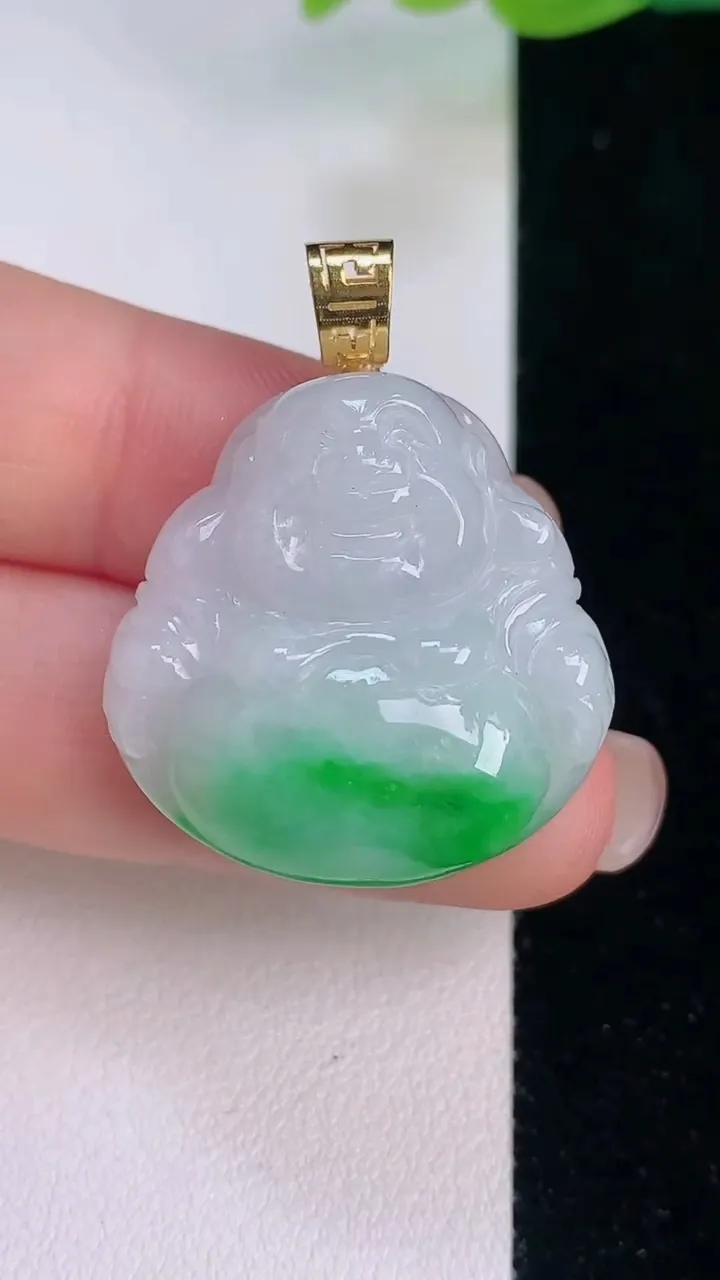 天然A货翡翠佛公吊坠，尺寸26.4-26-9.5，重量:11.84g
7月30日