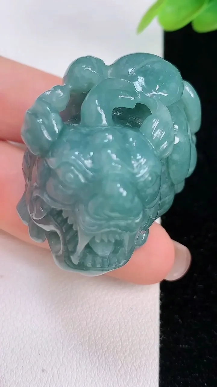 天然A货翡翠貔貅吊坠，尺寸40.2-28.3-28.5，重59.18g
7月30日