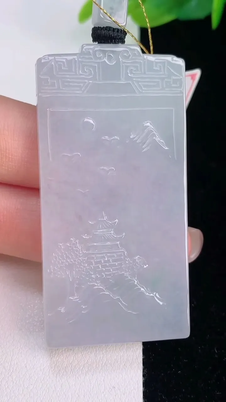 天然A货翡翠山水牌吊坠，尺寸56.2-28.2-5.3，重量:26.53g
7月30日
