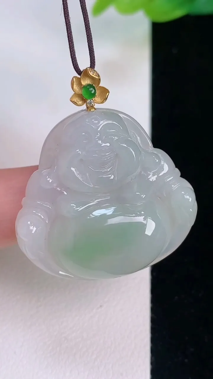 天然A货翡翠佛公吊坠，尺寸31-32.3-7.3，重量:11.34g
7月30日