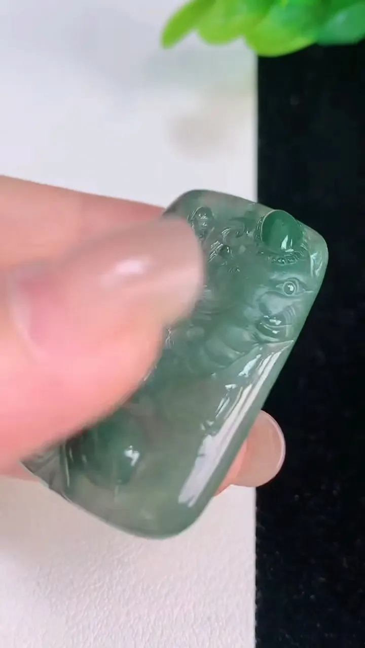 天然A货翡翠普贤菩萨吊坠，尺寸38-30-5，重量:12.13g
7月30日