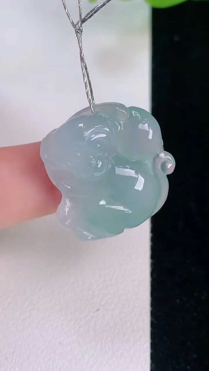 天然A货翡翠生肖猴吊坠，尺寸22.4-22-5.8，重量:7.52g
7月30日