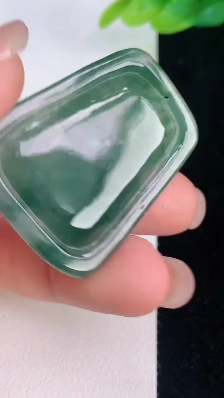 天然A货翡翠普贤菩萨吊坠，尺寸38-30-5，重量:12.13g
7月30日