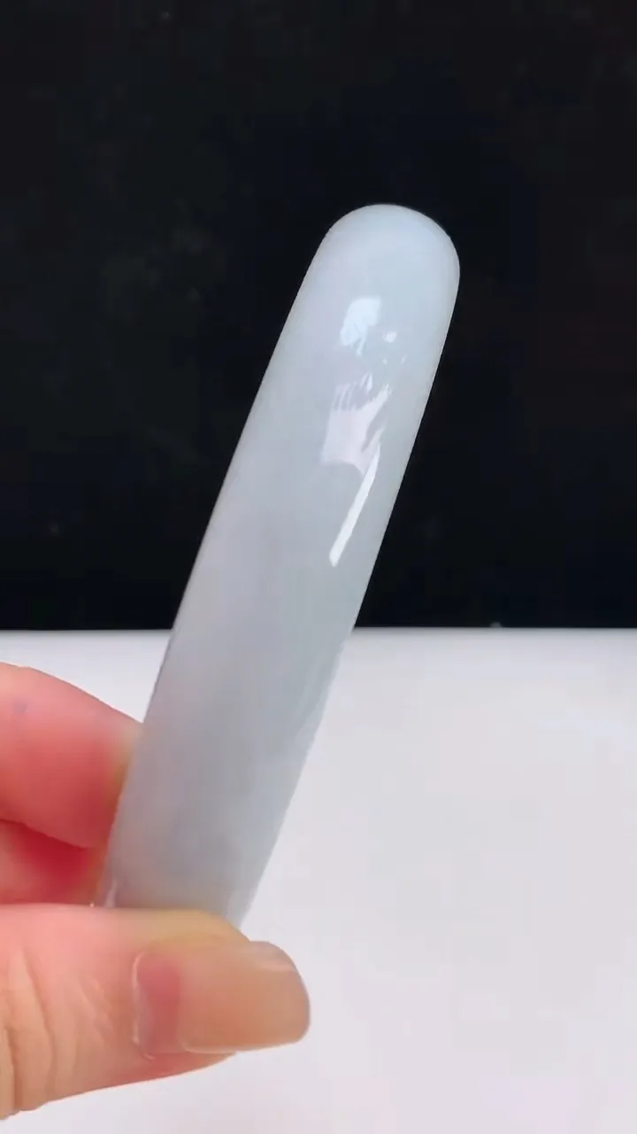 圈口75-76翡翠a货白月光宽边手镯 臂镯尺寸76-15.6-9.2，重:103.56g7月30日