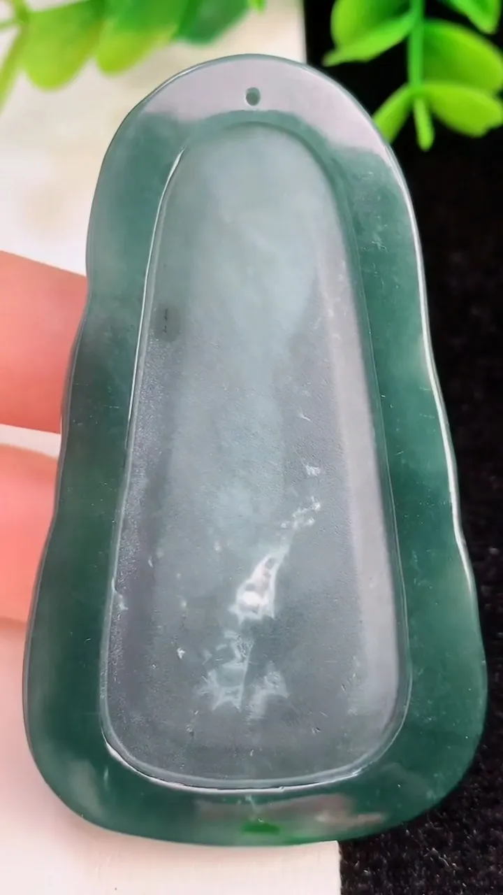 天然A货翡翠蓝水双彩祥龙虚空藏观音菩萨吊坠，尺寸 70.9-41.9-7.1，重: 38.94g
7月31日