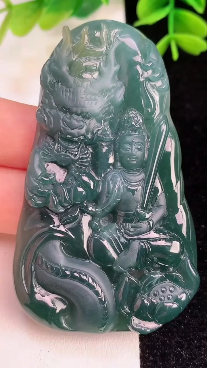 天然A货翡翠蓝水双彩祥龙虚空藏观音菩萨吊坠，尺寸 70.9-41.9-7.1，重: 38.94g
7月31日