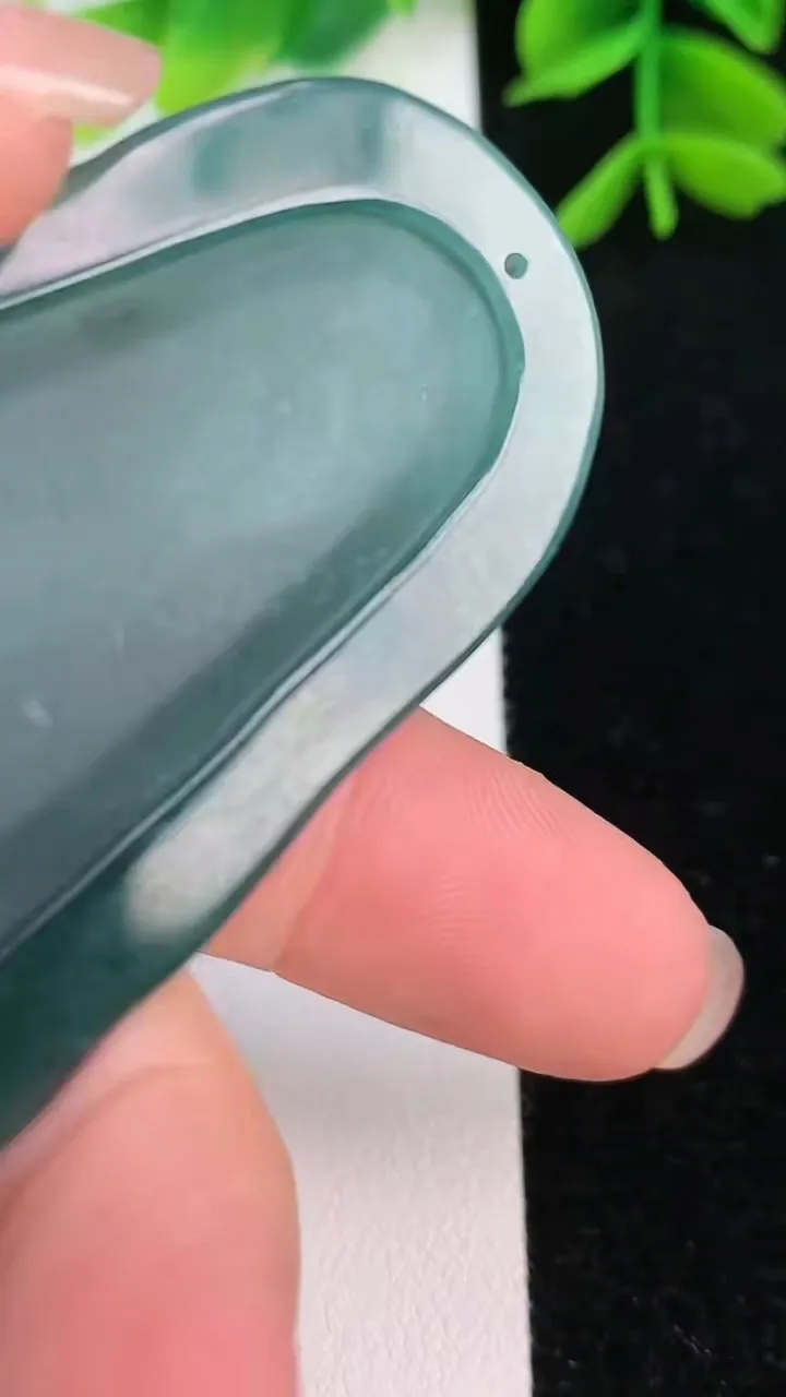 天然A货翡翠蓝水双彩祥龙虚空藏观音菩萨吊坠，尺寸 70.9-41.9-7.1，重: 38.94g
7月31日