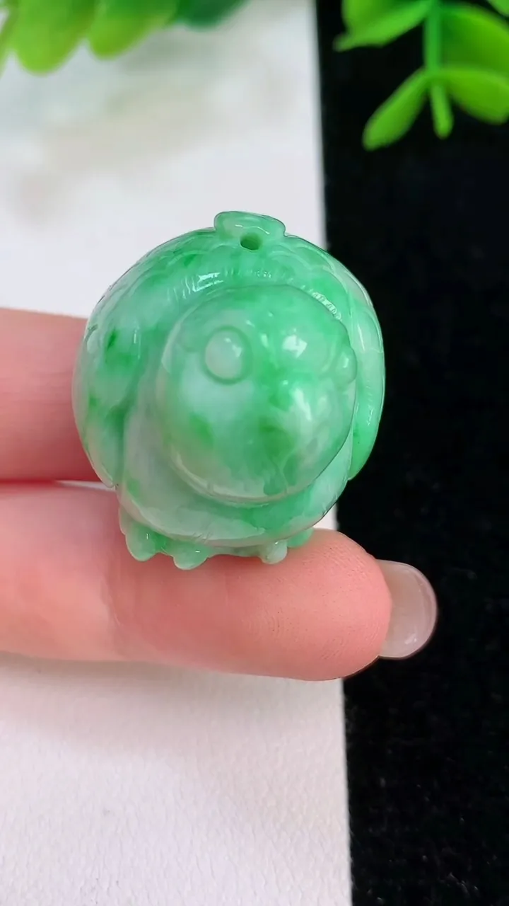 天然A货翡翠小鸟吊坠，尺寸36-26-28，重:36.89g
7月31日