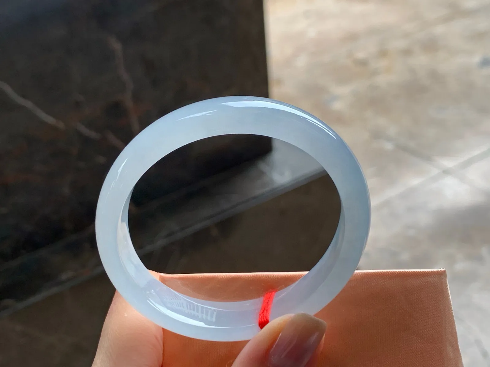 冰种贵妃镯
干净清爽 55/12.5/7mm