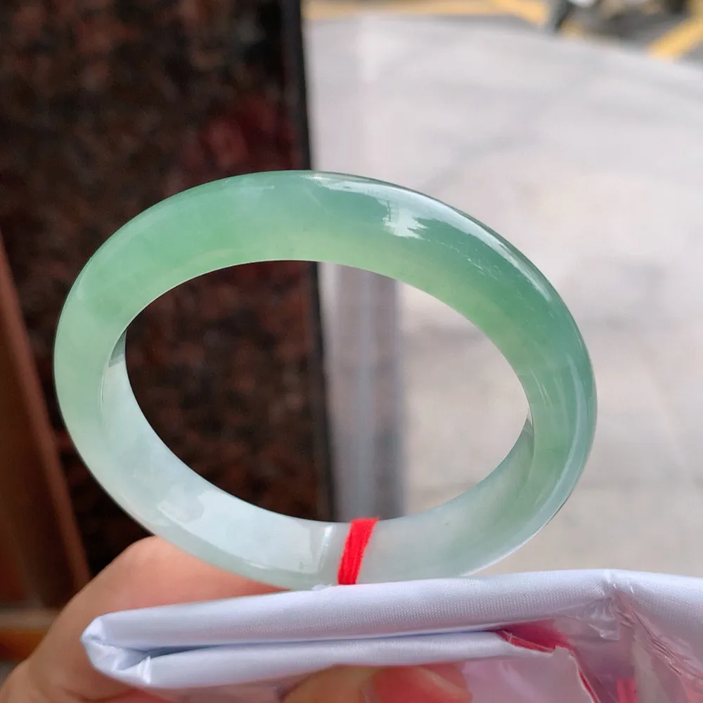 正圈高冰油绿 无瑕 尺寸:53.4/10.9/7.6种色兼备