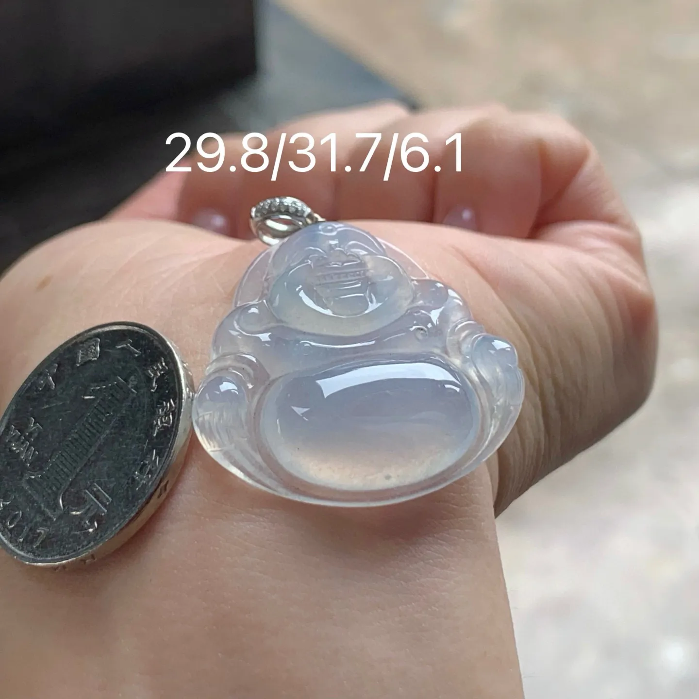 冰种坐佛
种水优秀，笑口常开