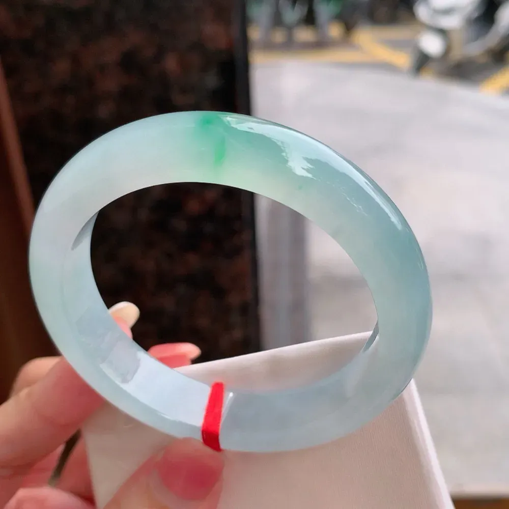 正圈冰玻阳绿 无瑕 尺寸:56.5/12.5/8.7 种色兼备🥰🥰