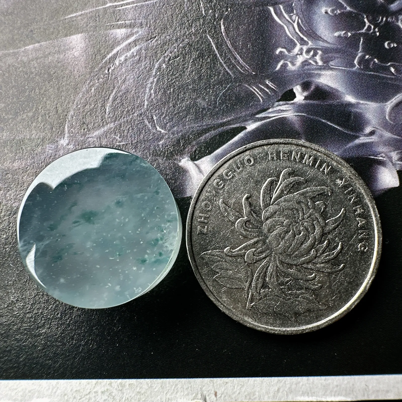 【玻璃种飘花路路通】难得的冰润度，难得的好颜色，韵味十足，古色古香。多用款