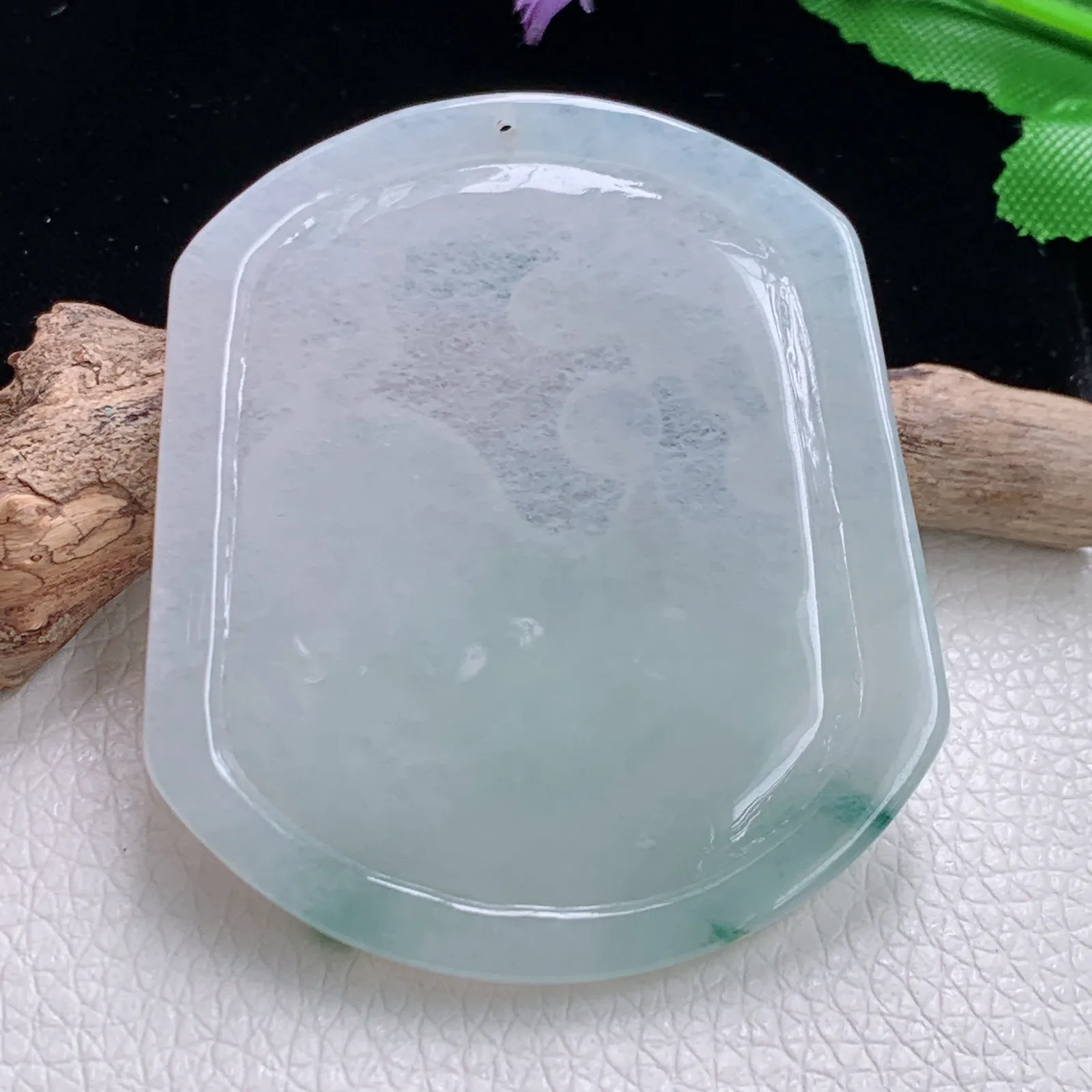 yn实拍52.5*45.6*5.5缅甸翡翠精雕冰飘花招财猪 生肖猪玉吊坠 玉挂件