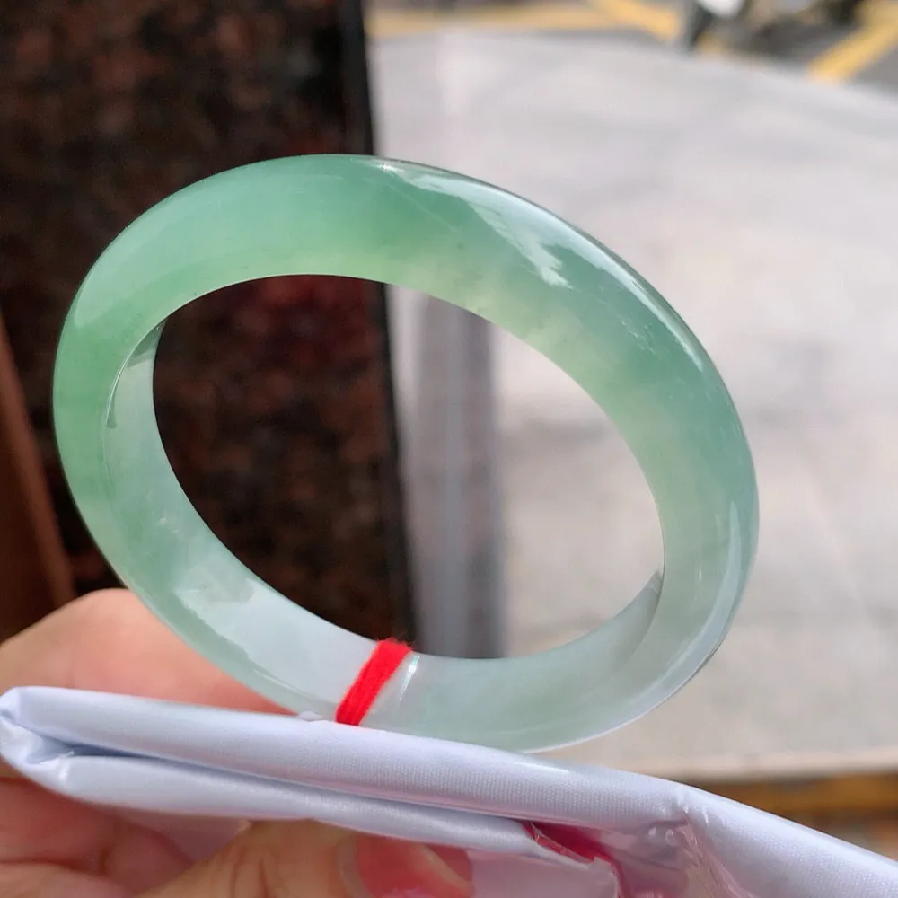 正圈高冰油绿 无瑕 尺寸:53.4/10.9/7.6种色兼备