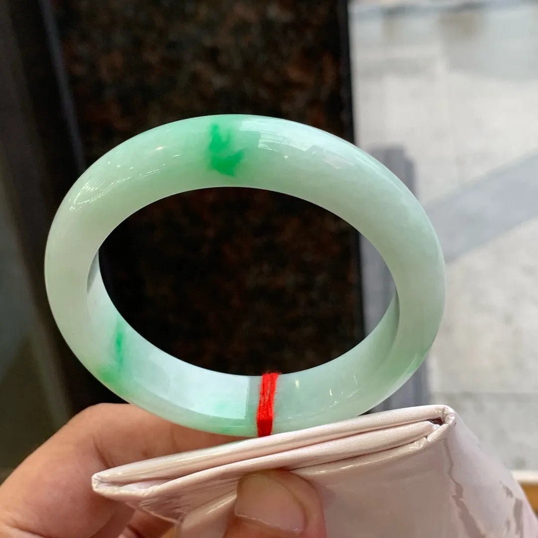 正圈冰糯阳绿 无瑕 尺寸:55.9/13/8.7 色好🥰🥰