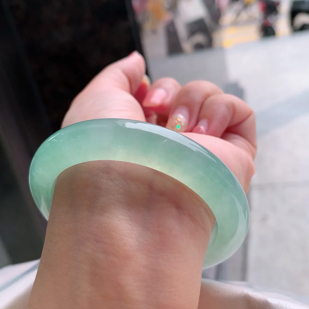 正圈满色冰晴 无瑕 尺寸:55.5/11.5/9.3  种色俱佳